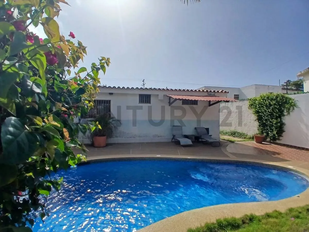 CASA EN EXCELENTES CONDICIONES CON ANEXO INCLUIDO - 2