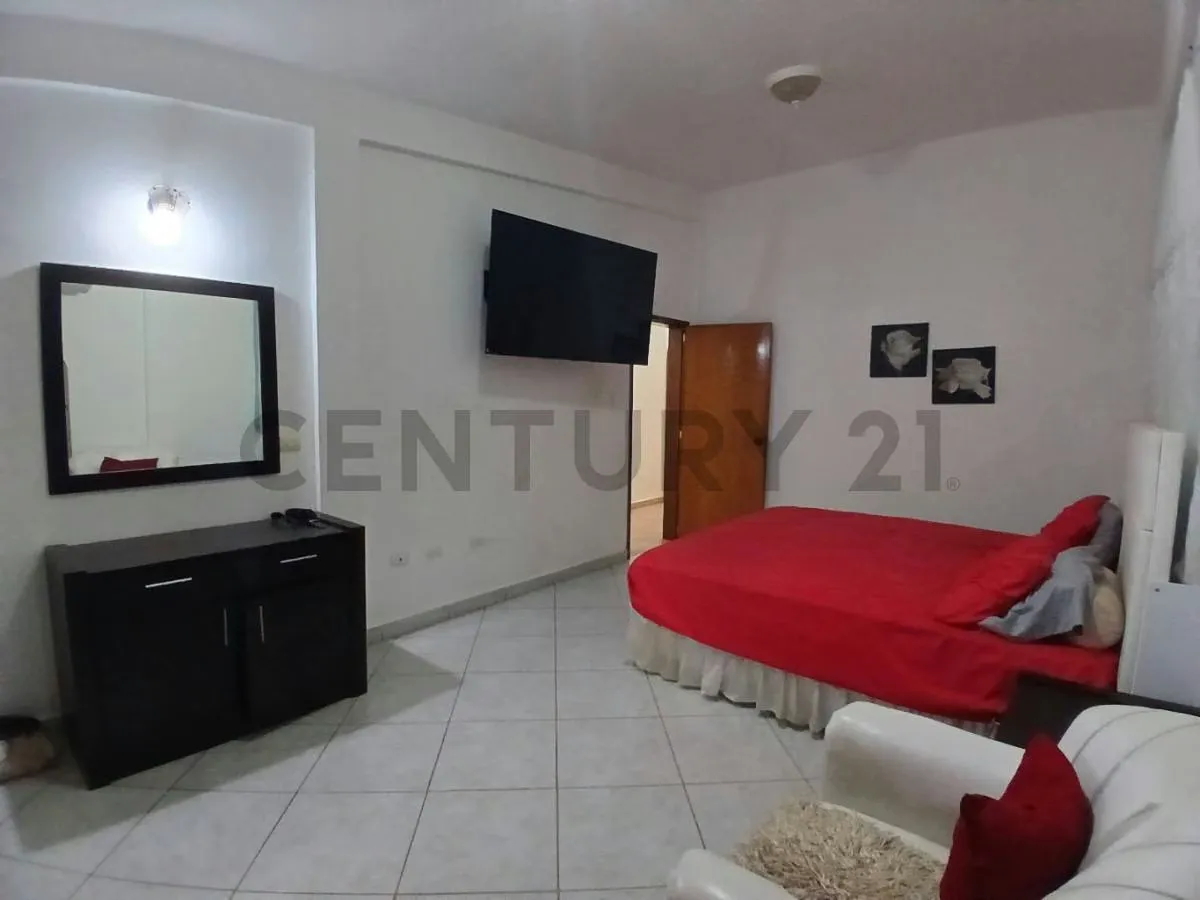 CASA EN EXCELENTES CONDICIONES CON ANEXO INCLUIDO - 23