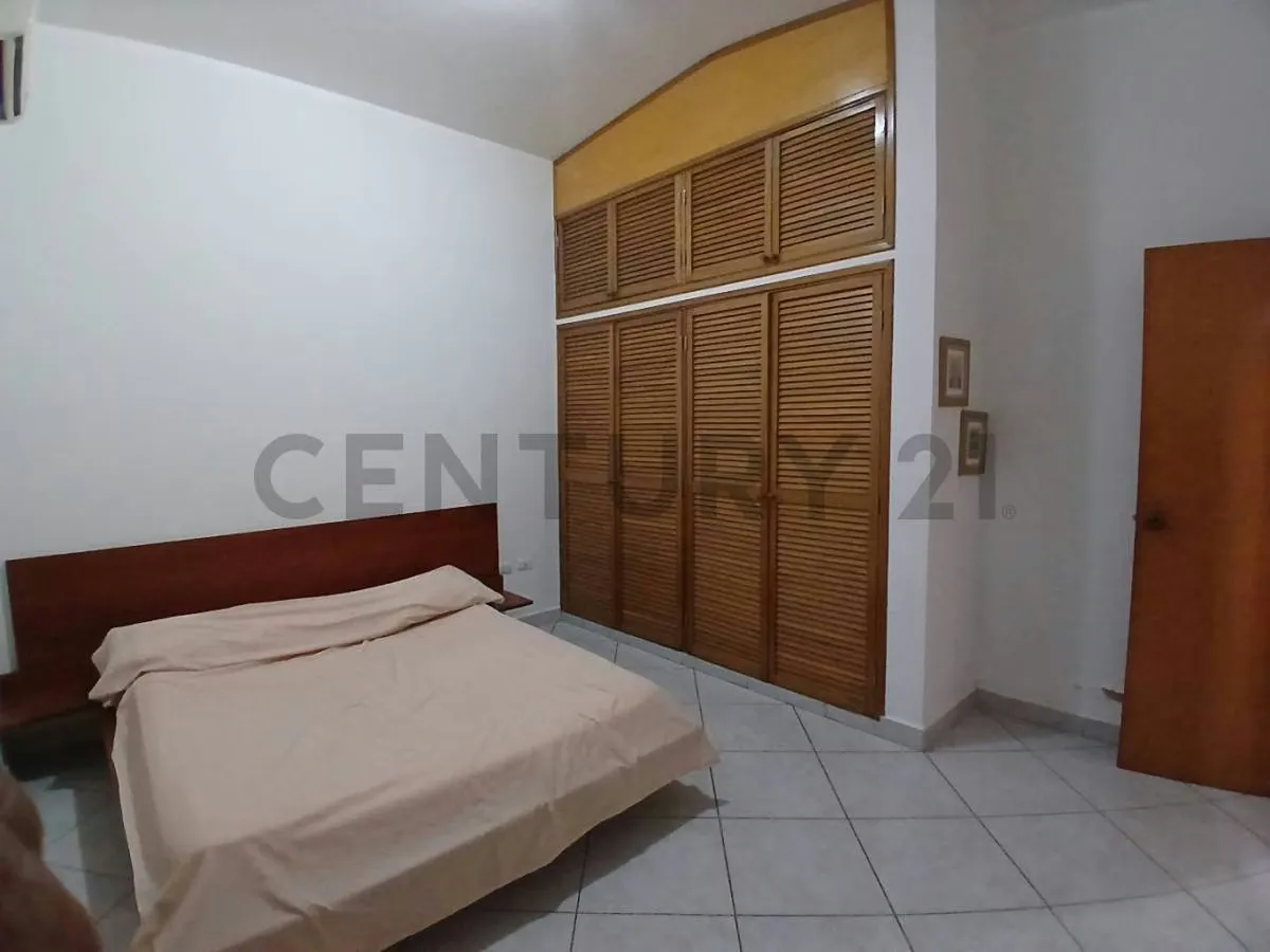 CASA EN EXCELENTES CONDICIONES CON ANEXO INCLUIDO - 24