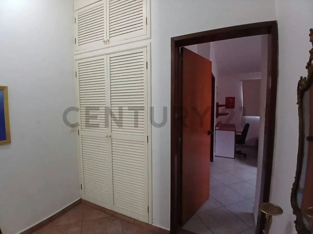 CASA EN EXCELENTES CONDICIONES CON ANEXO INCLUIDO - 26