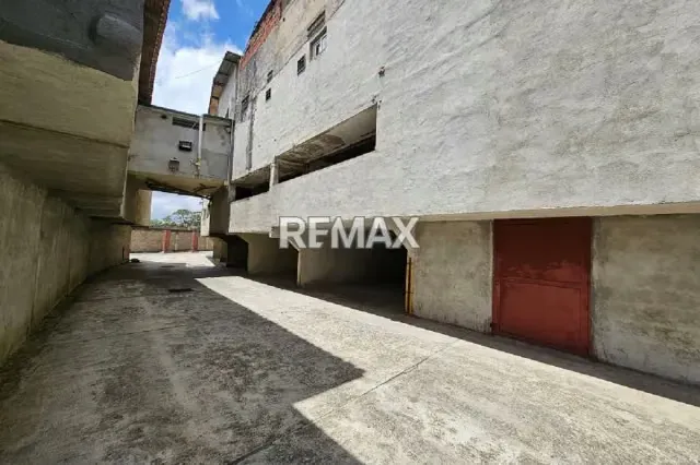 Venta Propiedad Multifuncional en El Junquito - 2