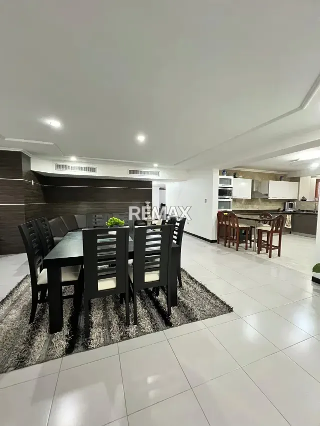 En Venta hermoso apartamento de 195 m² con todos los servicios en el Este de Barquisimeto - 2