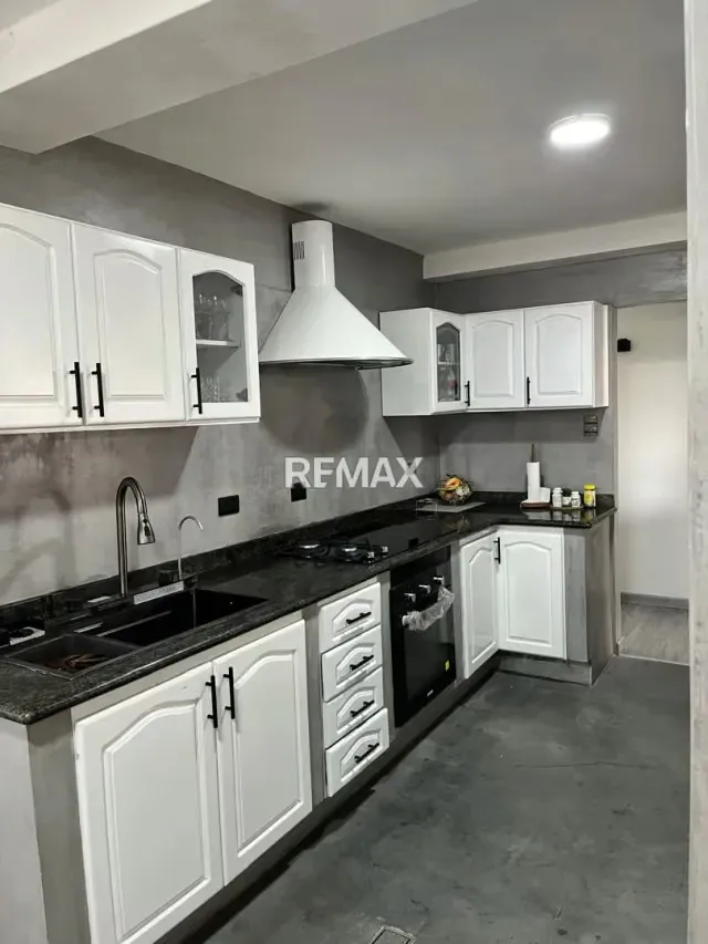 Venta Apartamento REMODELADO Av. Bolivar Norte Edificio Roliz 1