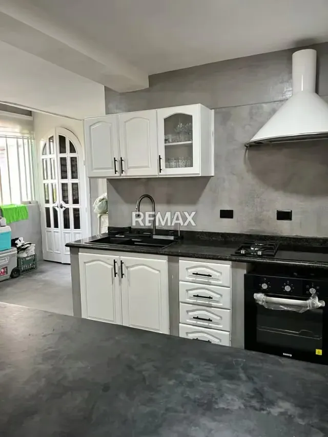 Venta Apartamento REMODELADO Av. Bolivar Norte Edificio Roliz 1 - 3