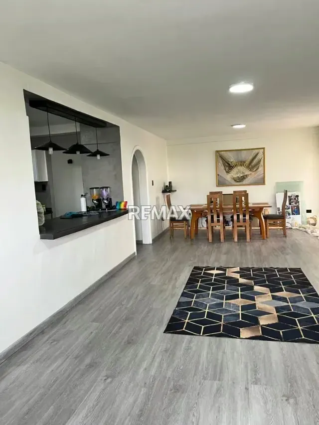 Venta Apartamento REMODELADO Av. Bolivar Norte Edificio Roliz 1 - 4