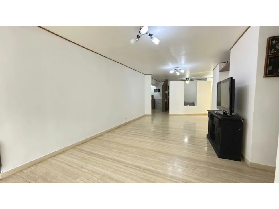 AP-Venta de apartamento (PB) en Santa Fe Sur 3H+S/3B+1/2B+S/2P - 2