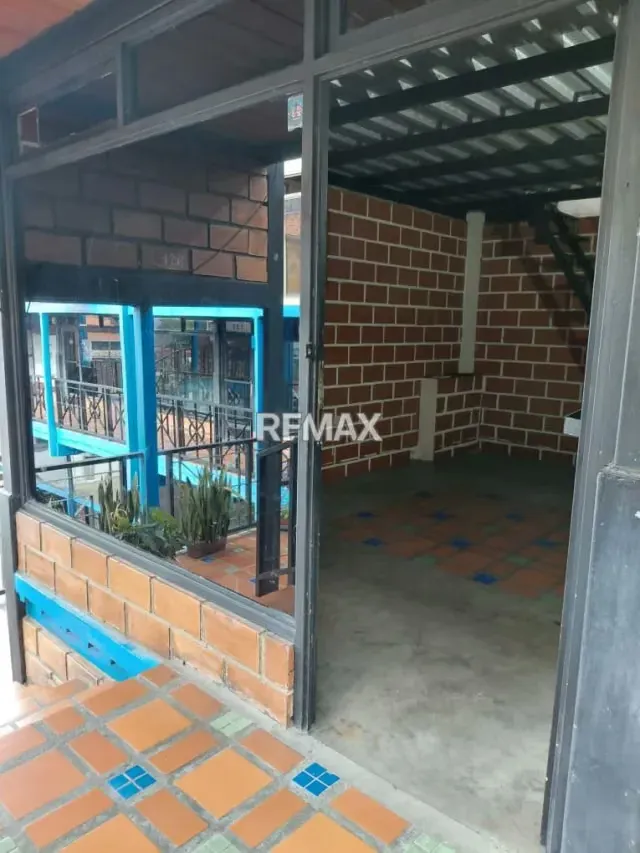 Local. Alquiler. Barrio Obrero - 3