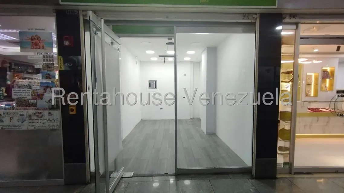 Local Comercial en Alquiler en Colinas de Valle Arriba, Distrito Metropolitano