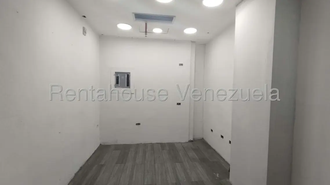 Local Comercial en Alquiler en Colinas de Valle Arriba, Distrito Metropolitano - 3