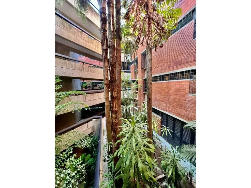 Se vende PB 450m2 3h+s/4b/3p Chulavista - 2