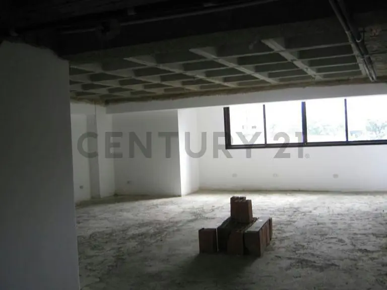 Edificio de oficinas por concluir - 5