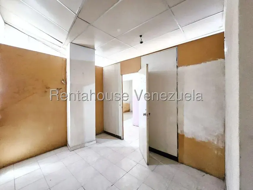 Local Comercial en Alquiler en Guarenas, Miranda - 11