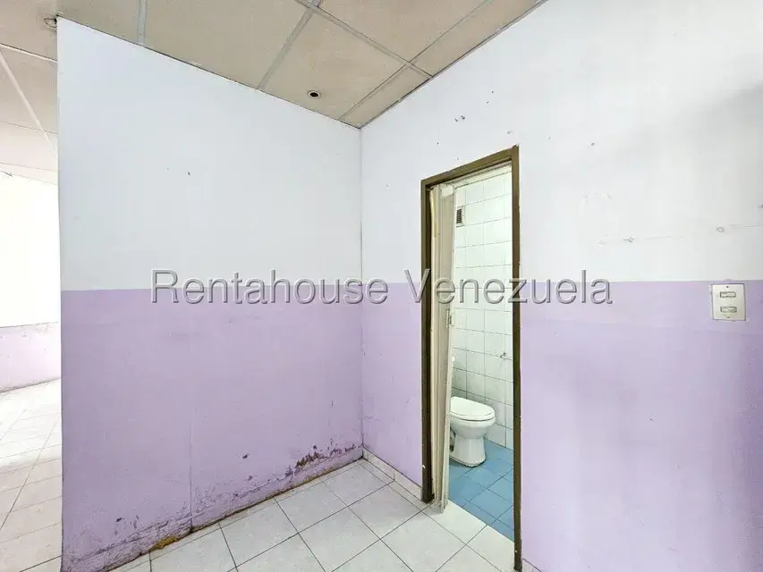 Local Comercial en Alquiler en Guarenas, Miranda - 8