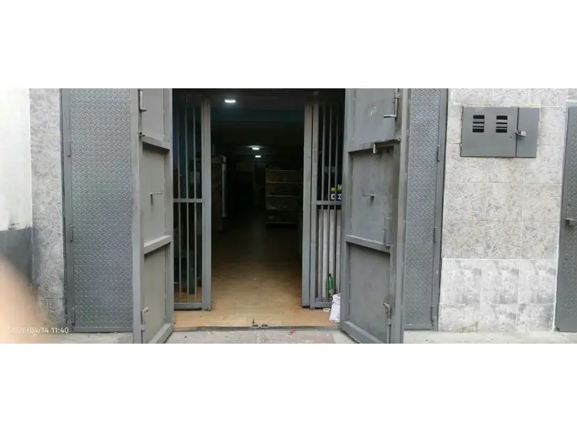 Alquilo local 180m2 Santa Rosalía 4698