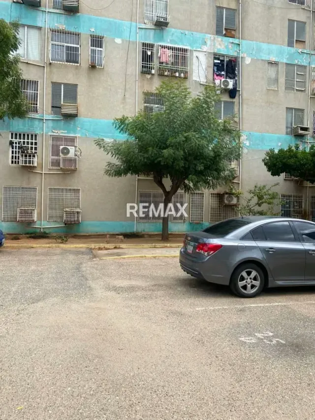 APARTAMENTO DE DOS PLANTAS EN VENTA RESIDENCIAS EL TREBOL EDIFICIO EL CHAGUARAMO