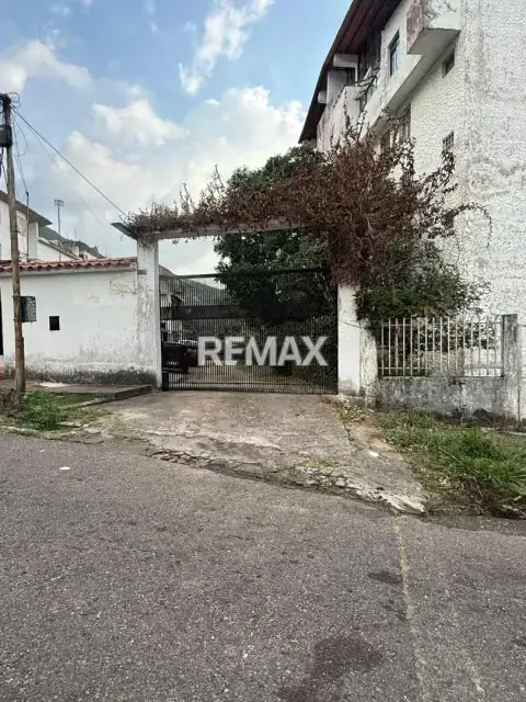 VENTA DE CASA EN CONSTRUCCION DOÑA ELENA POLIGONO DE TIRO