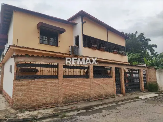CASA EN ALQUILER EL LIMON