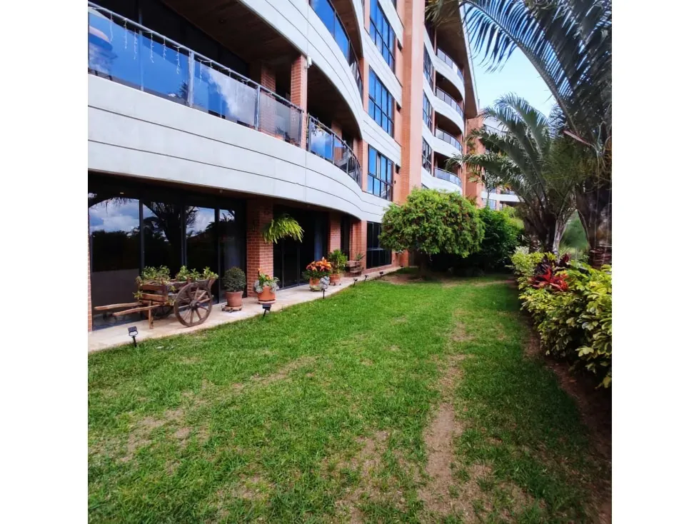 Se vende apartamento PB en La Lagunita 3H+S/4B+S/4P - 2