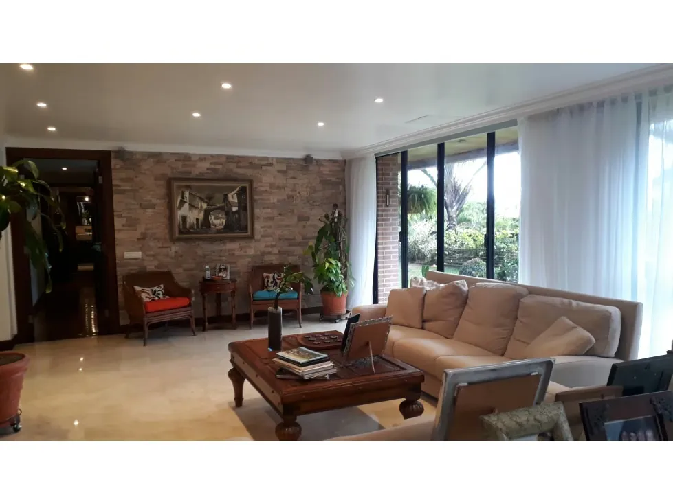 Se vende apartamento PB en La Lagunita 3H+S/4B+S/4P - 4