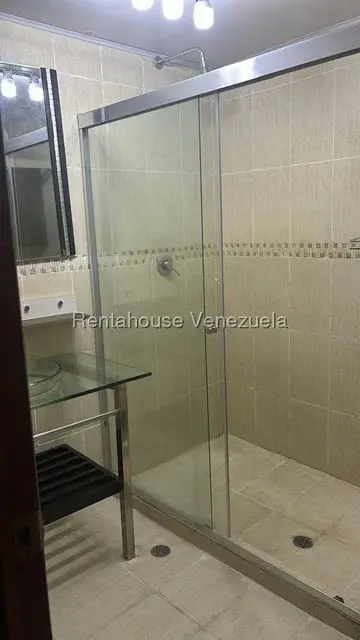 Apartamento (1 Nivel) en Alquiler en Av Americo Vespucio, Anzoategui - 16