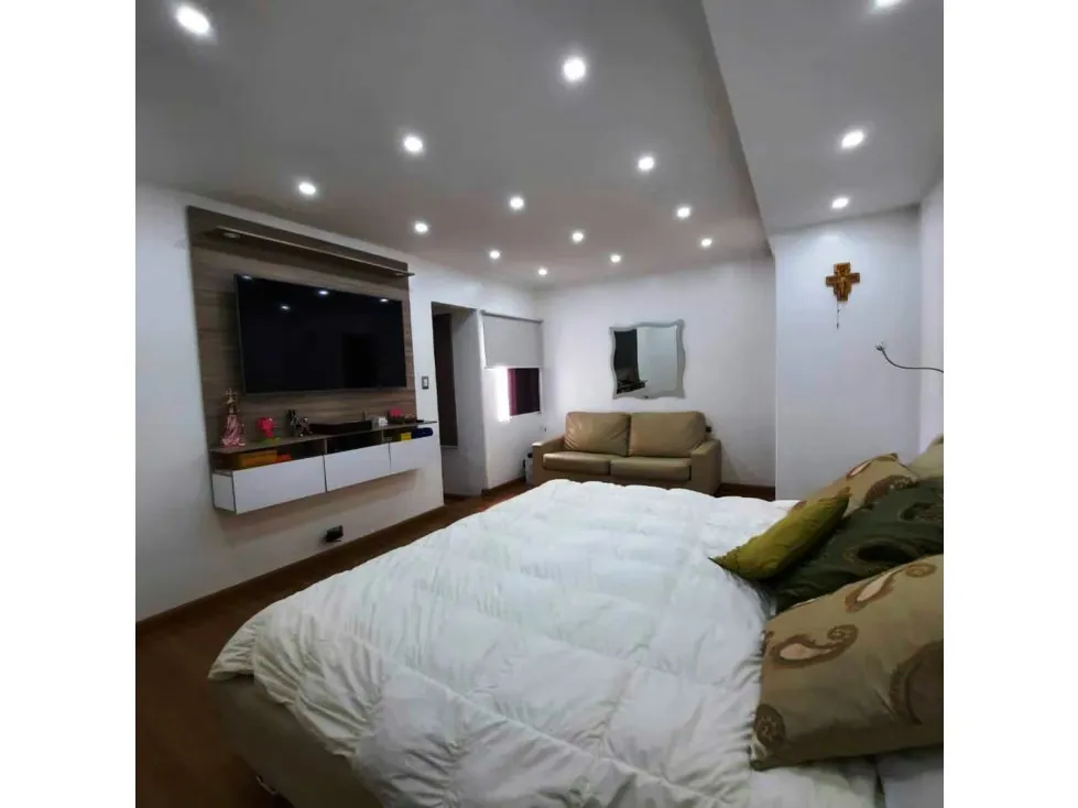 Casa en Venta Alto Prado 4H/ 4B/ 2P - 16