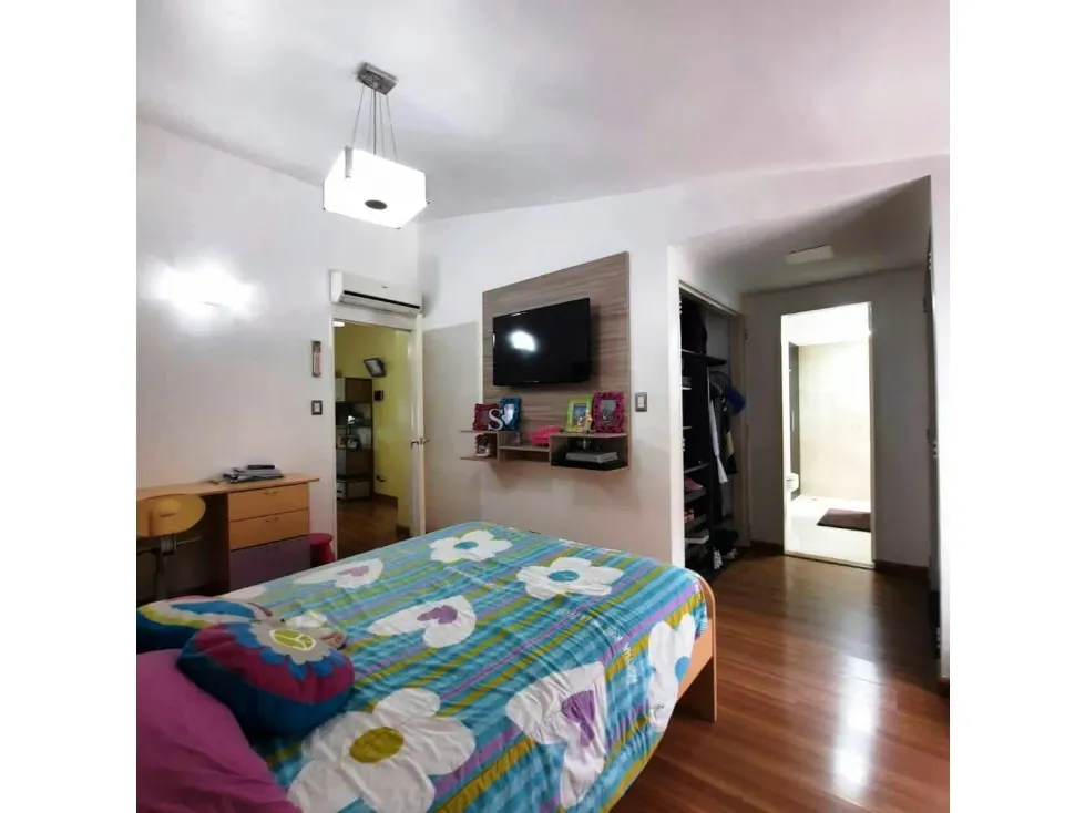 Casa en Venta Alto Prado 4H/ 4B/ 2P - 20