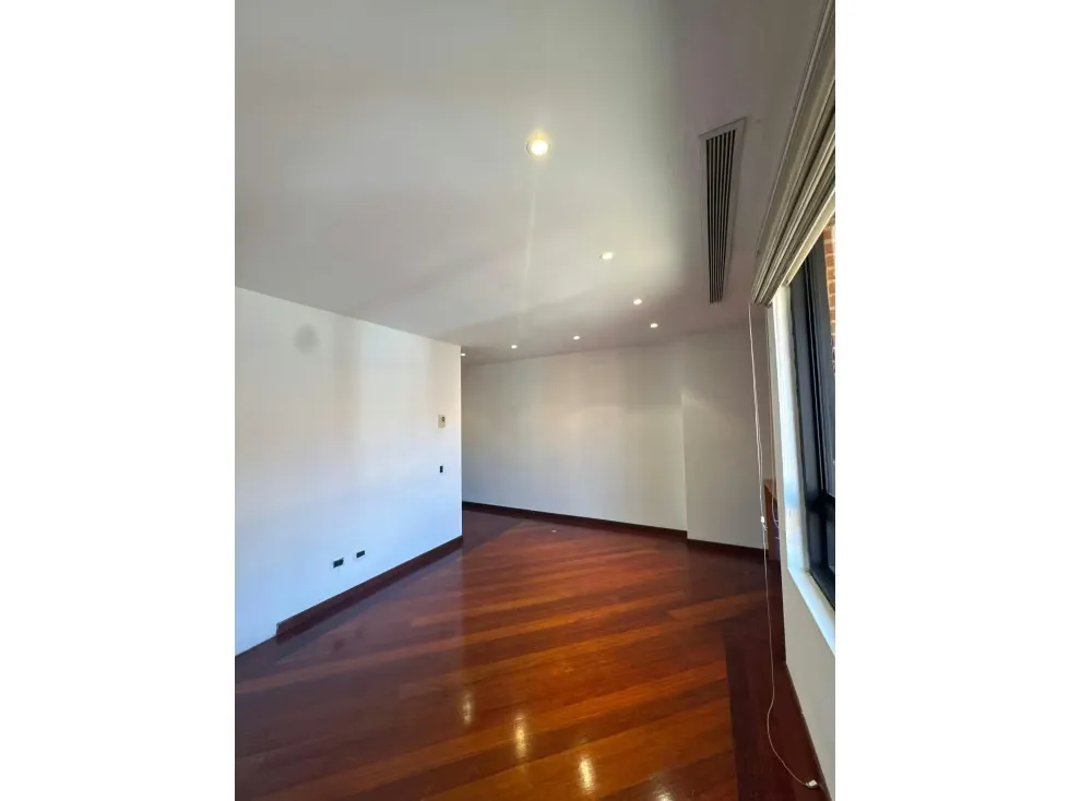 Se vende/alquila PH 354,95m² 3h+1s/5b+1s/4e Los Samanes - 15