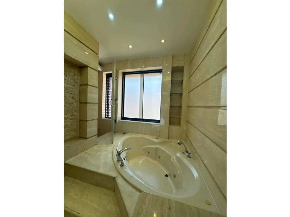 Se vende/alquila PH 354,95m² 3h+1s/5b+1s/4e Los Samanes - 17