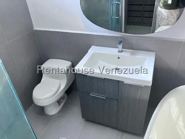 Apartamento (1 Nivel) en Venta en Los Chorros, Distrito Metropolitano - 26