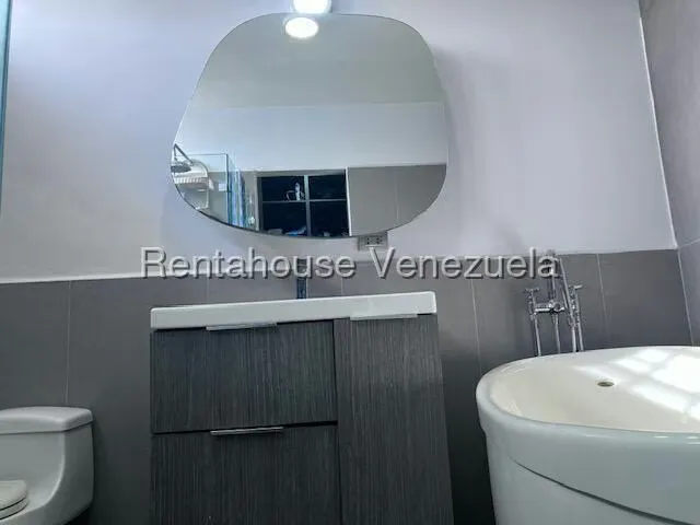 Apartamento (1 Nivel) en Venta en Los Chorros, Distrito Metropolitano - 28
