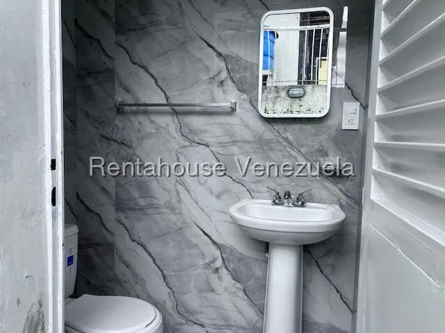 Apartamento (1 Nivel) en Venta en Los Chorros, Distrito Metropolitano - 35