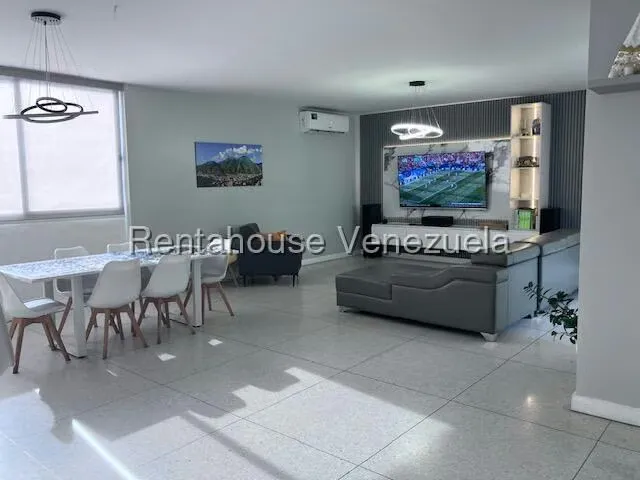 Apartamento (1 Nivel) en Venta en Los Chorros, Distrito Metropolitano - 9