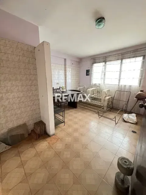 Oportunidad de Inversión! Casa Comercial -Av. Independencia - 5