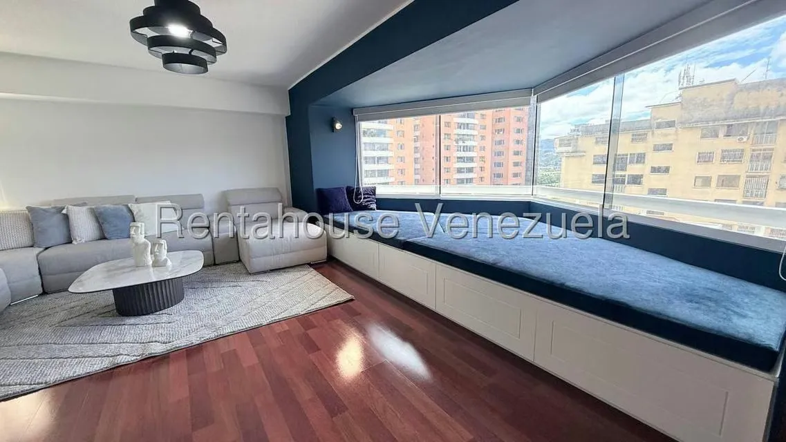 Apartamento (1 Nivel) en Venta en Los Dos Caminos, Distrito Metropolitano - 3