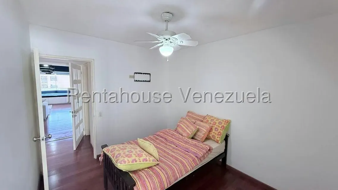 Apartamento (1 Nivel) en Venta en Los Dos Caminos, Distrito Metropolitano - 30