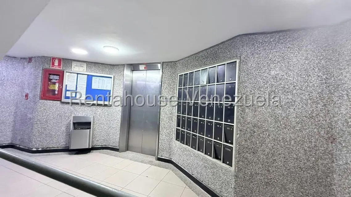 Apartamento (1 Nivel) en Venta en Los Dos Caminos, Distrito Metropolitano - 46