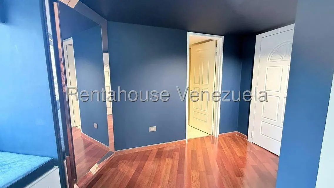 Apartamento (1 Nivel) en Venta en Los Dos Caminos, Distrito Metropolitano - 10