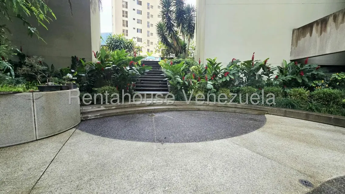 Apartamento (Duplex) en Venta en Terrazas del Avila, Distrito Metropolitano - 2