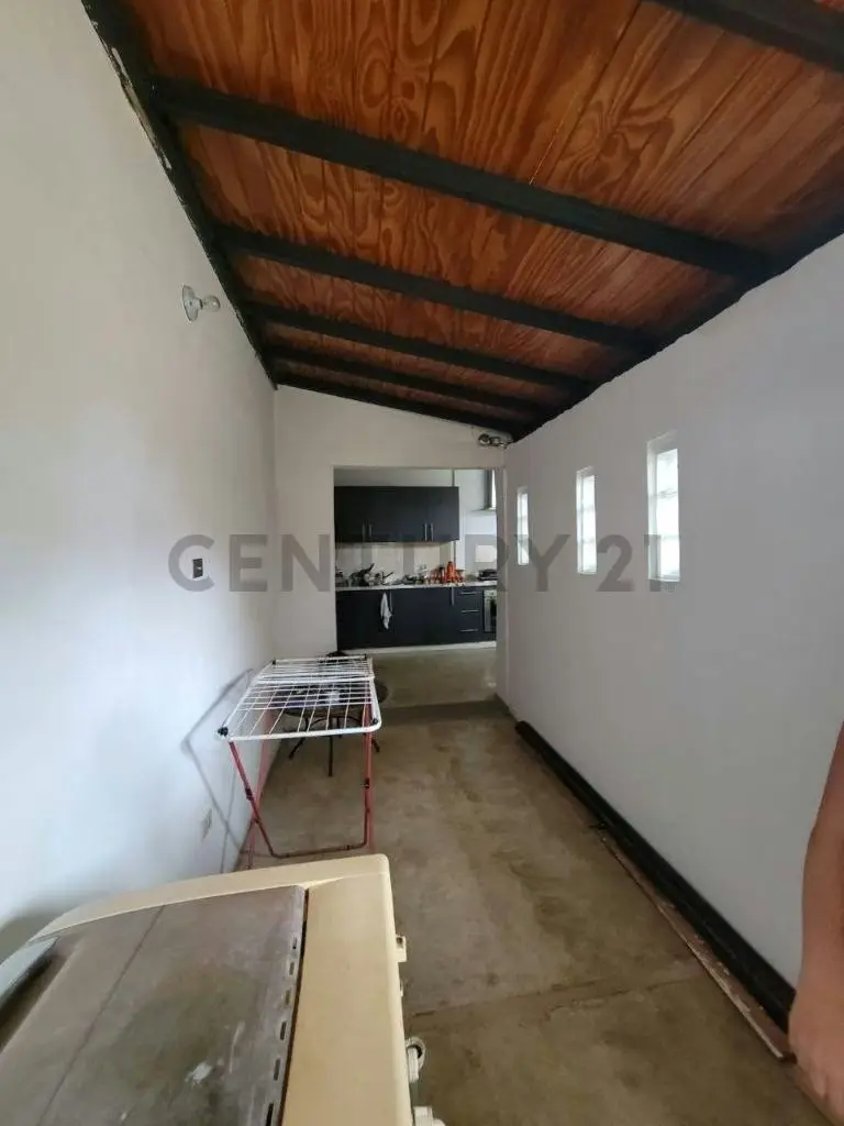 NVERSIONISTA Vendo 3 casas a remodelar en Av Bolivar Norte - 3