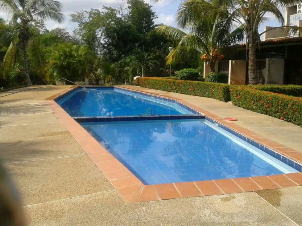 Se Vende TownHouse en Canales de Rio Chico - 2