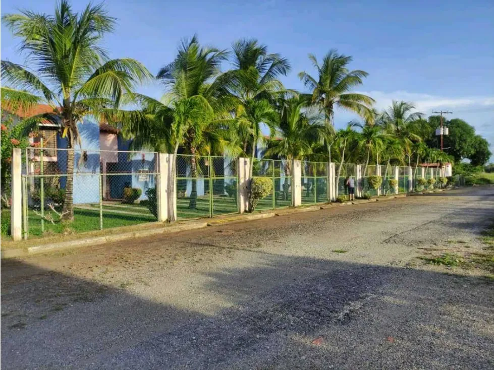 Se Vende TownHouse en Canales de Rio Chico - 3