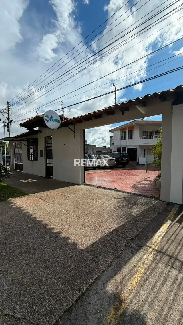 Local Comercial ubicado en la Avenida 19 de Abril,