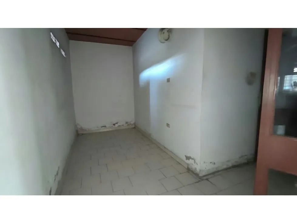 Se vende oficina/local 400m2 Santa Rosalía 6503 - 12