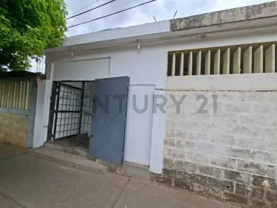 Se alquila local en Zona sur - El Caujaro - 2