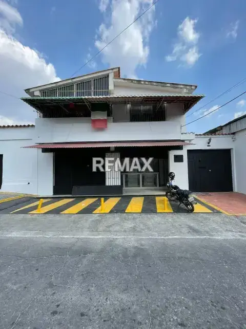 LOCAL EN ALQUILER DE 130 MTS2 CASCO HISTORICO DE YARITAGUA
