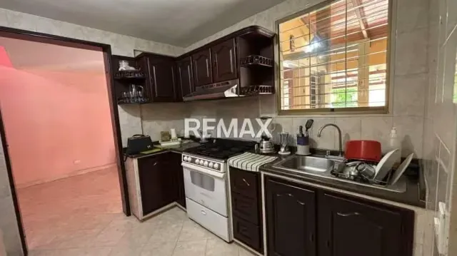 En venta Casa Urb Trigalpa - 10
