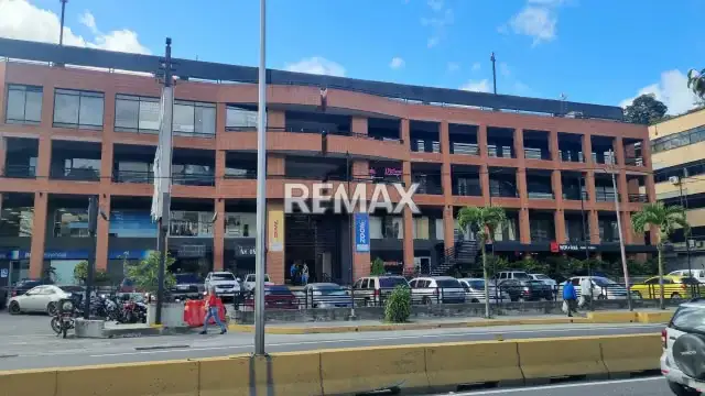 LOCAL COMERCIAL EN ALQUILER PLANTA BAJA PB-12 C.C. GALERIA LAS AMERICAS