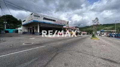 En VENTA Galpón Uso Comercial . Av. Cuatricentenaria