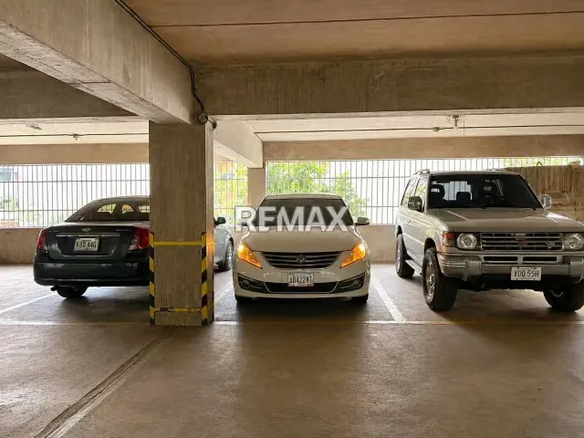 Venta, Apartamento, Frente C.C Galerías Paraíso - 13
