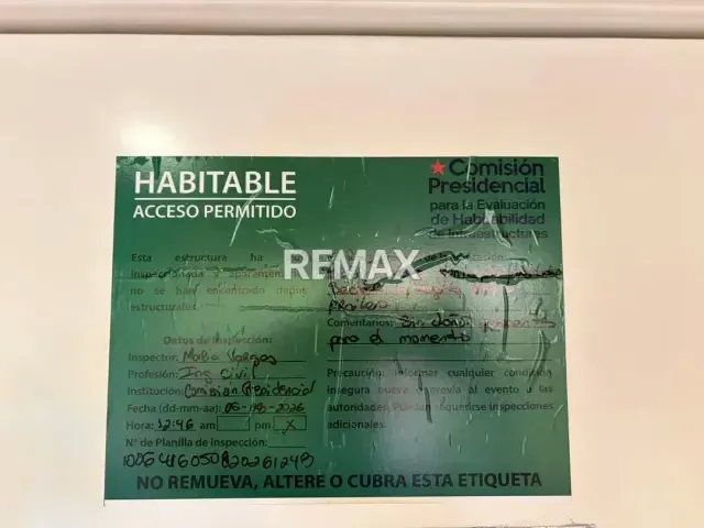 Venta, Apartamento, Frente C.C Galerías Paraíso - 2